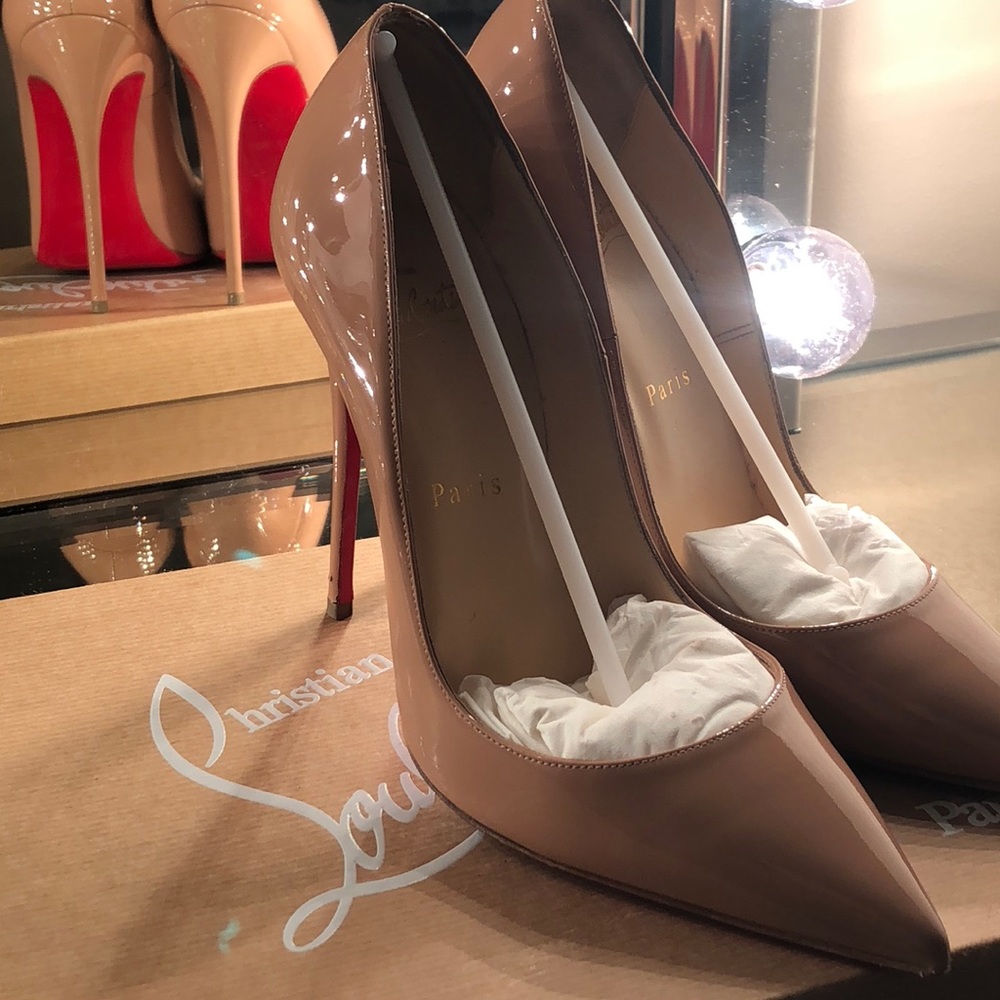 Christian Louboutin SO KATE patent leather pumps